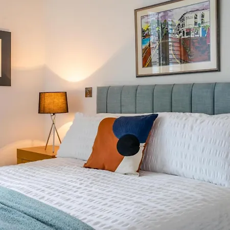 304 @ Ryedale House *